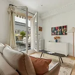 Superb Studio With Terrasse & 24-7 Security In The Heart Of Paris!