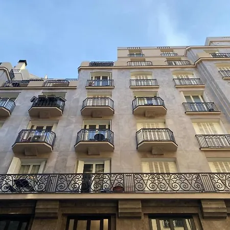 Superb With Terrasse & 24-7 Security In The Heart Of Paris! Appartamento *