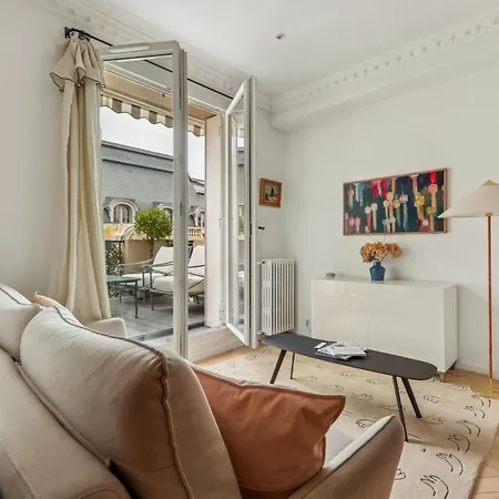 Superb With Terrasse & 24-7 Security In The Heart Of Paris! Appartamento Parigi